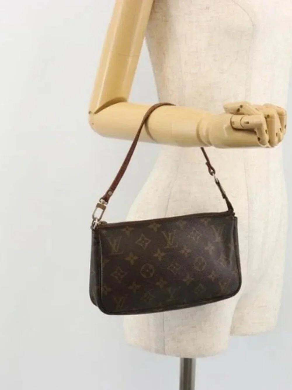 LOUIS VUITTON Monogram Pochette Accessoires Pouch M51980 LV Auth bs35597
